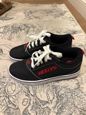 Heelys Kids size 7 Black and Red Lace-Up